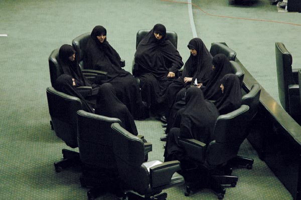 زنان و حقوق مدنی برای نامزدی مجلس