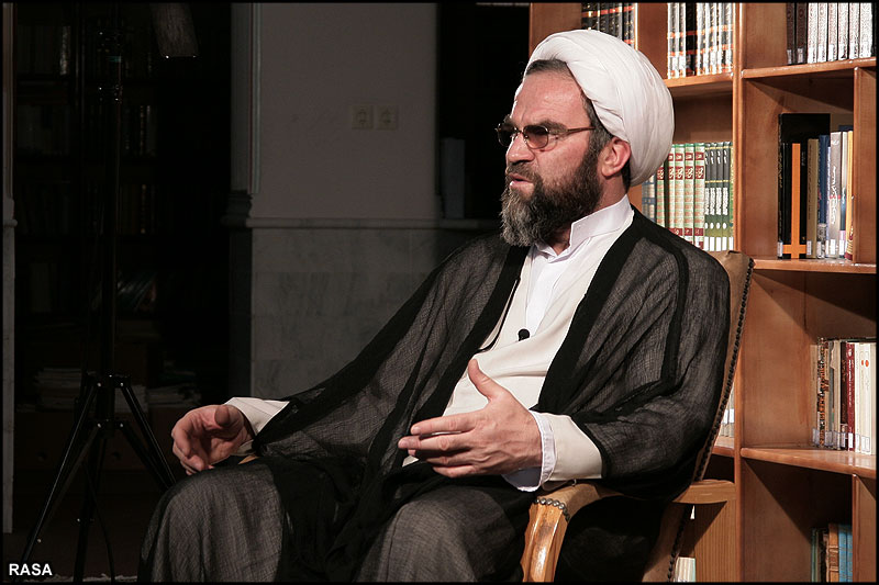 شوهر تنگنظر نمیتواند دلبخواهی مانع مسافرت همسرش شود