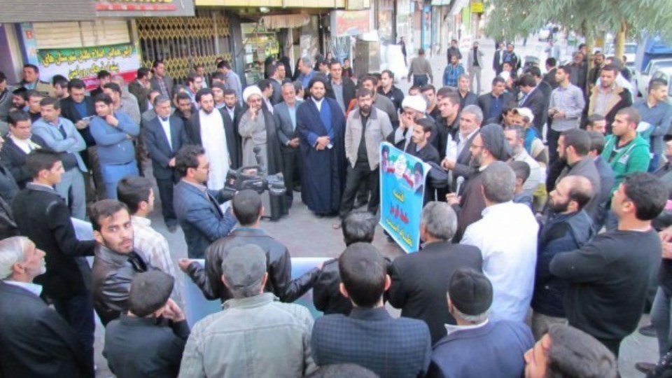 معترضان فقط حق انتقاد دارند نه حمله!