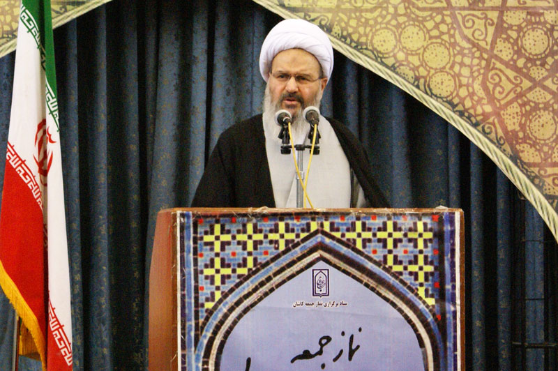 از رهبری محاکم انقلابی تا اعلام عزای عمومی برای حضور معتمد آریا در کاشان
