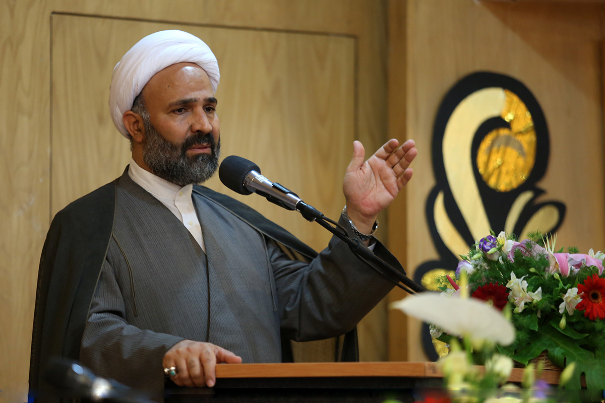 پژمانفر؛ مخالف سیاست خارجی ظریف و حامی سانسور